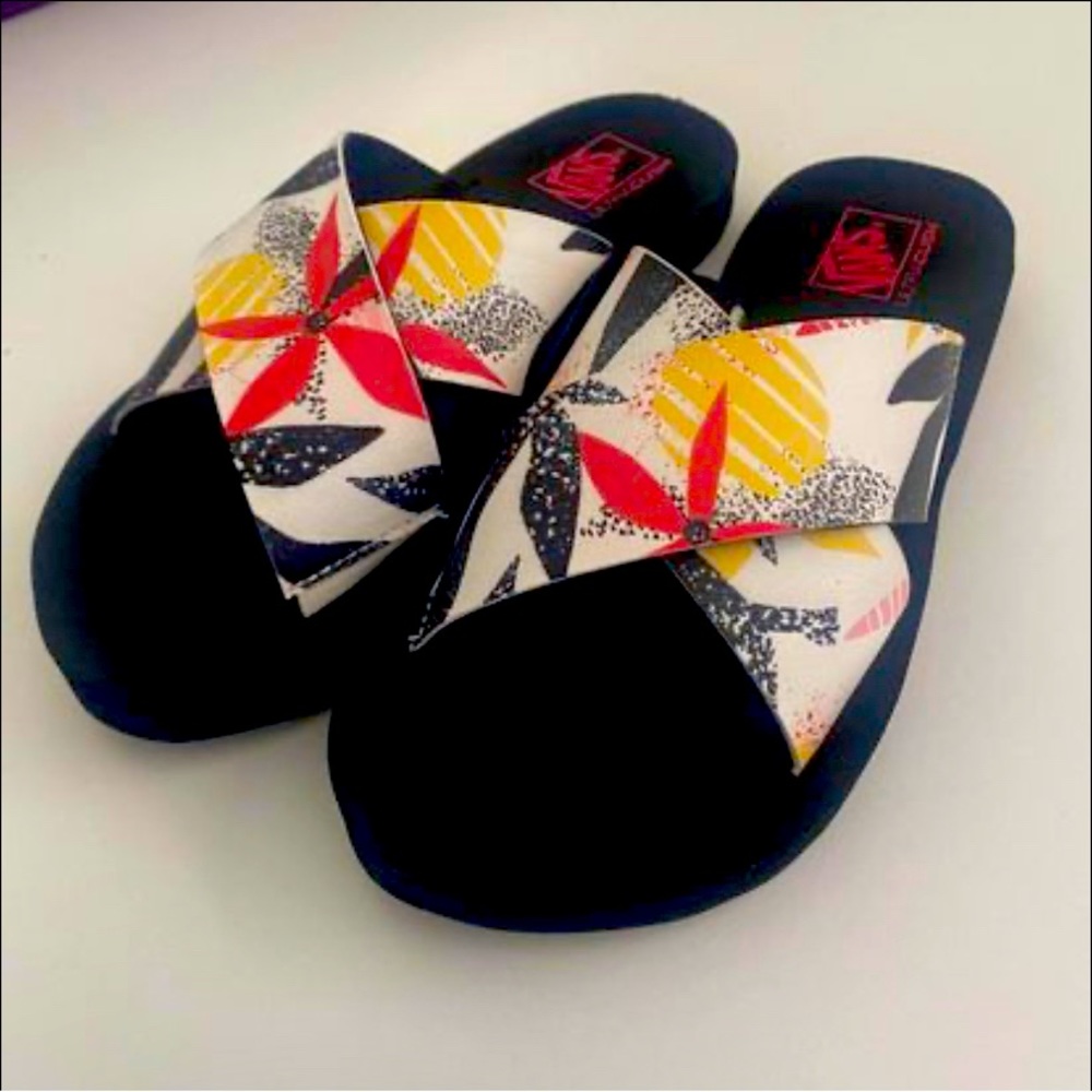 Vans slides wmns size 6